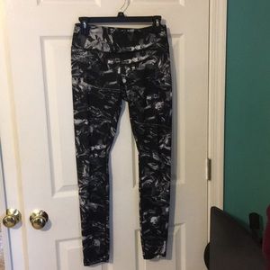 🌺🌺 REEBOK edgy workout leggings